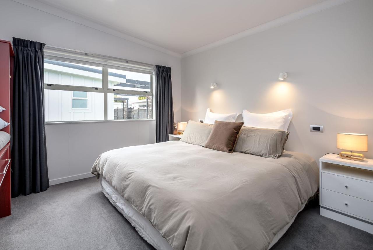 Two Four Cologne Villa Martinborough Ngoại thất bức ảnh