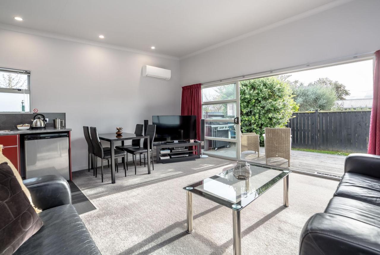 Two Four Cologne Villa Martinborough Ngoại thất bức ảnh