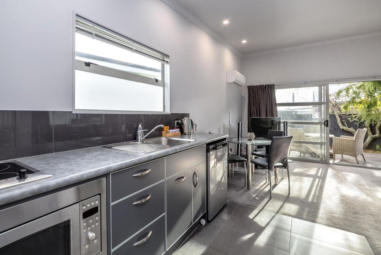 Two Four Cologne Villa Martinborough Ngoại thất bức ảnh