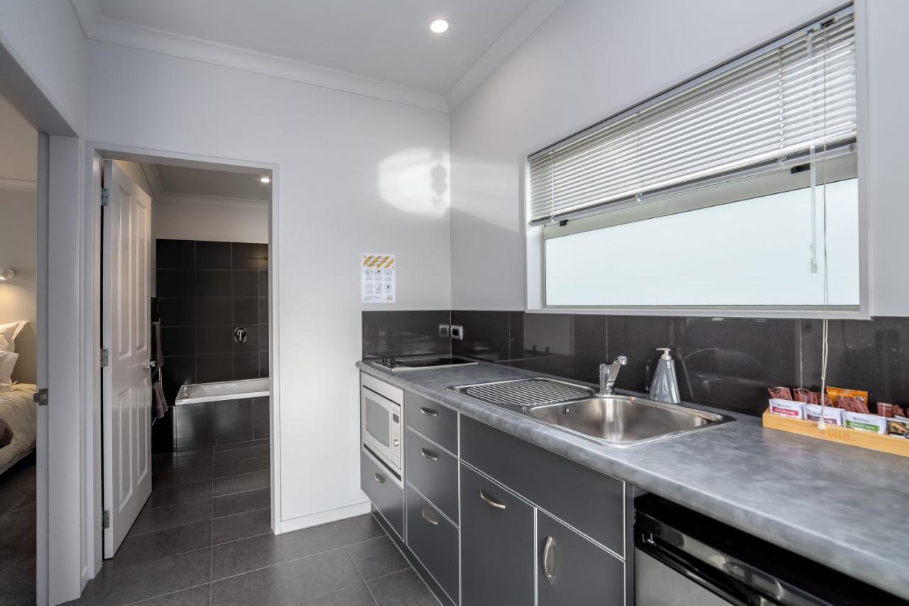 Two Four Cologne Villa Martinborough Ngoại thất bức ảnh