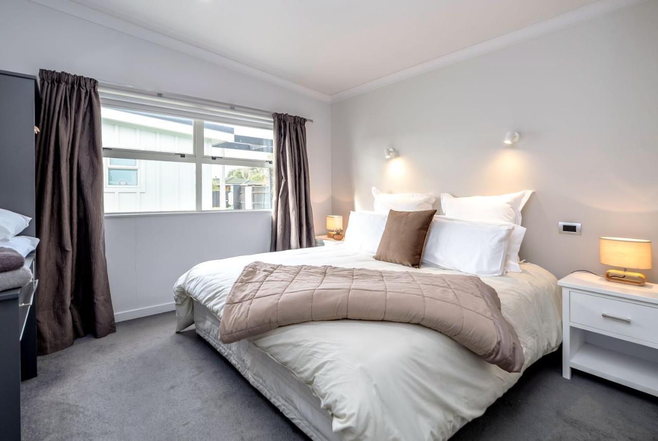Two Four Cologne Villa Martinborough Ngoại thất bức ảnh