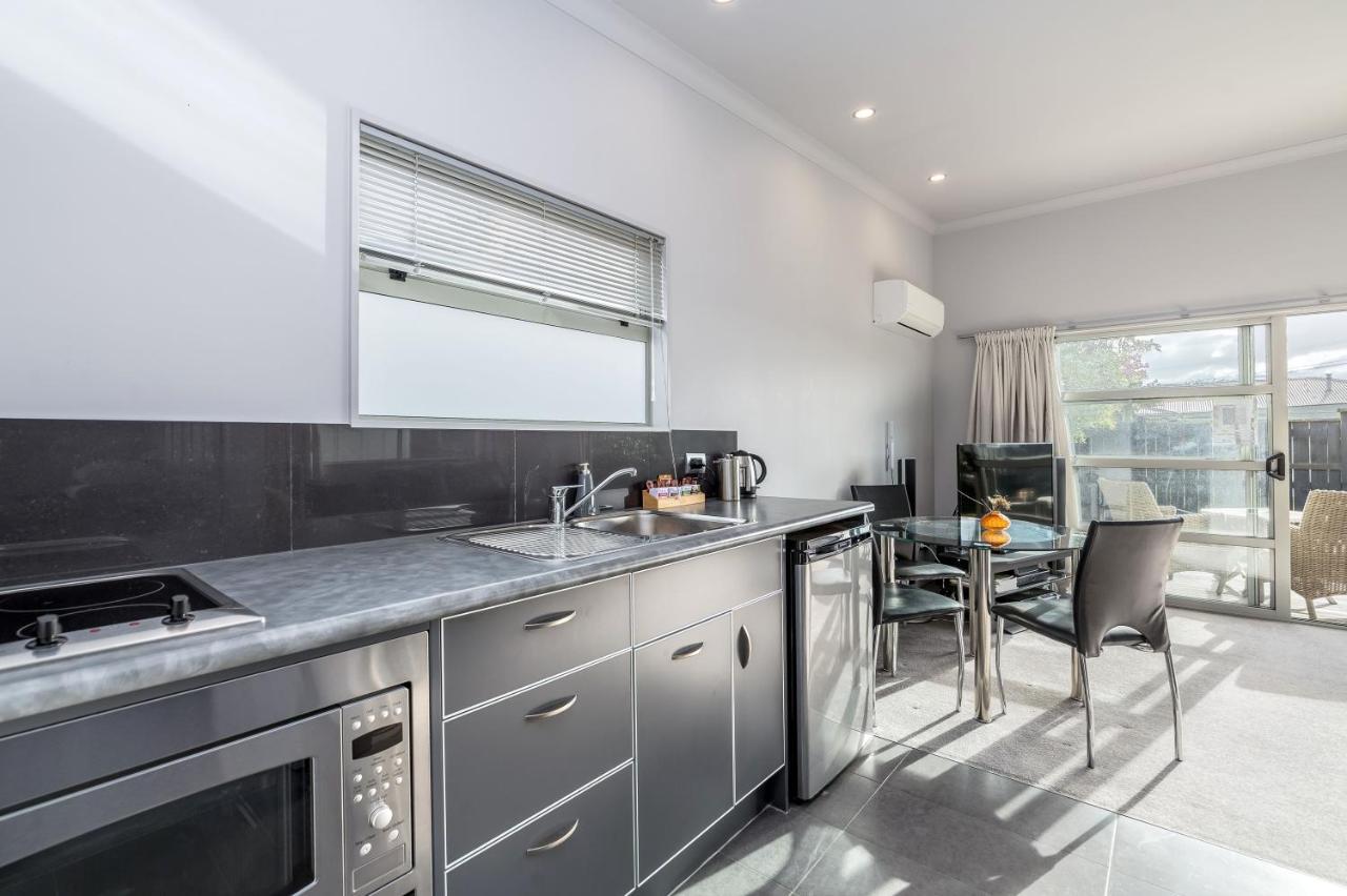 Two Four Cologne Villa Martinborough Ngoại thất bức ảnh