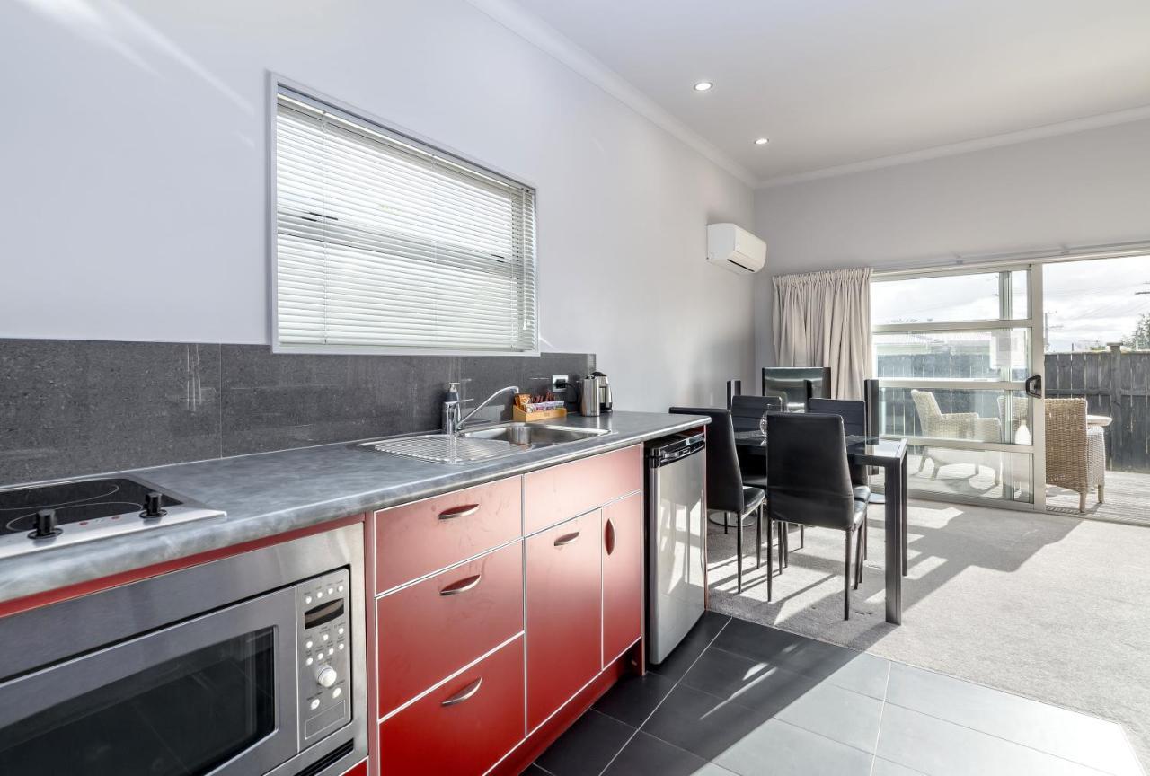 Two Four Cologne Villa Martinborough Ngoại thất bức ảnh