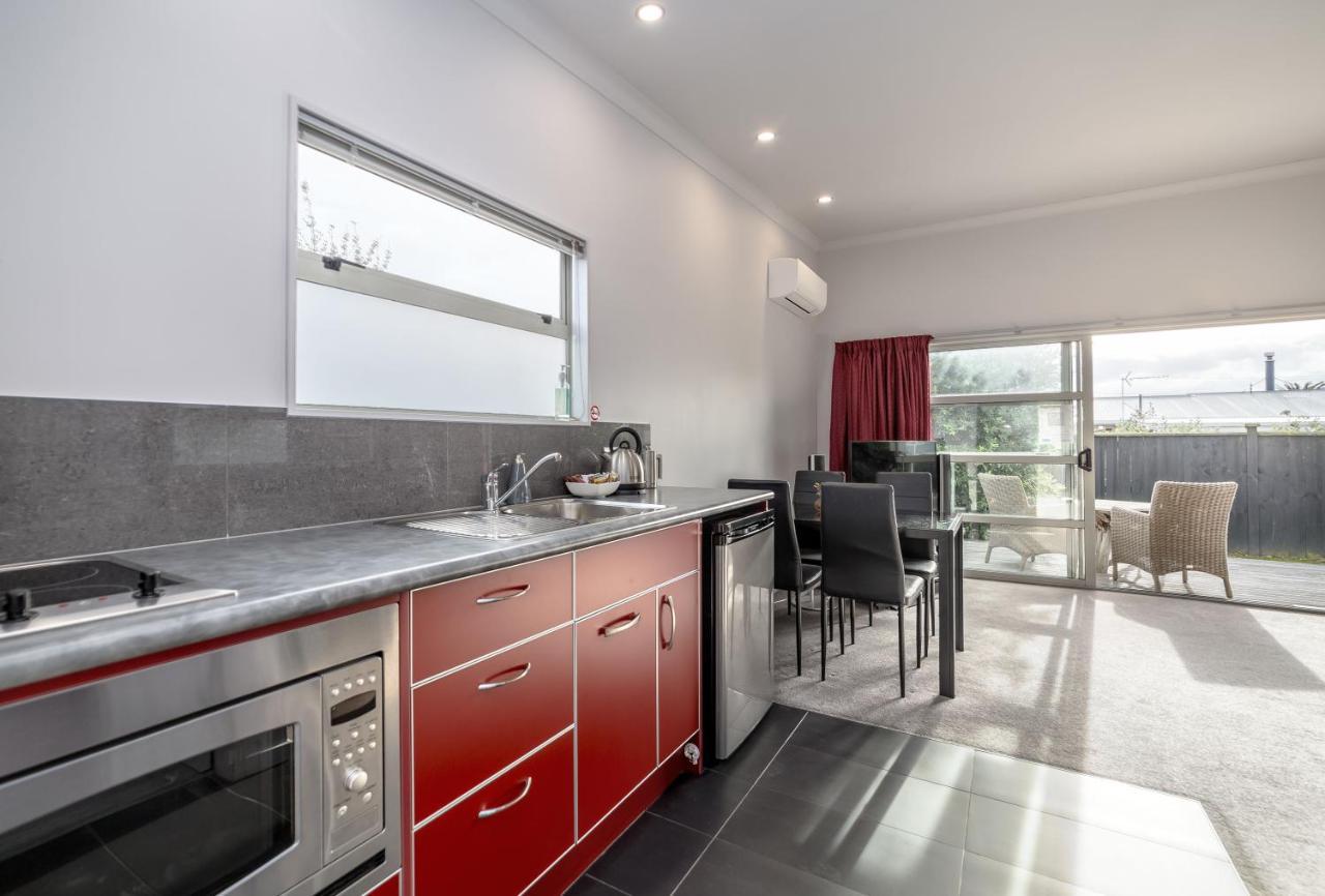 Two Four Cologne Villa Martinborough Ngoại thất bức ảnh