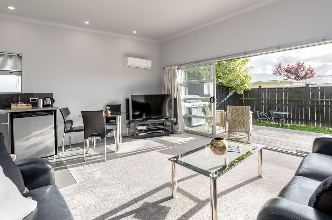 Two Four Cologne Villa Martinborough Ngoại thất bức ảnh
