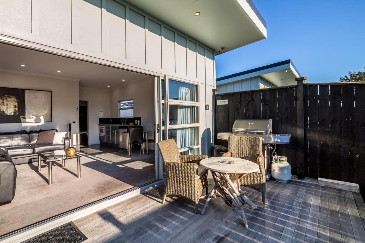 Two Four Cologne Villa Martinborough Ngoại thất bức ảnh