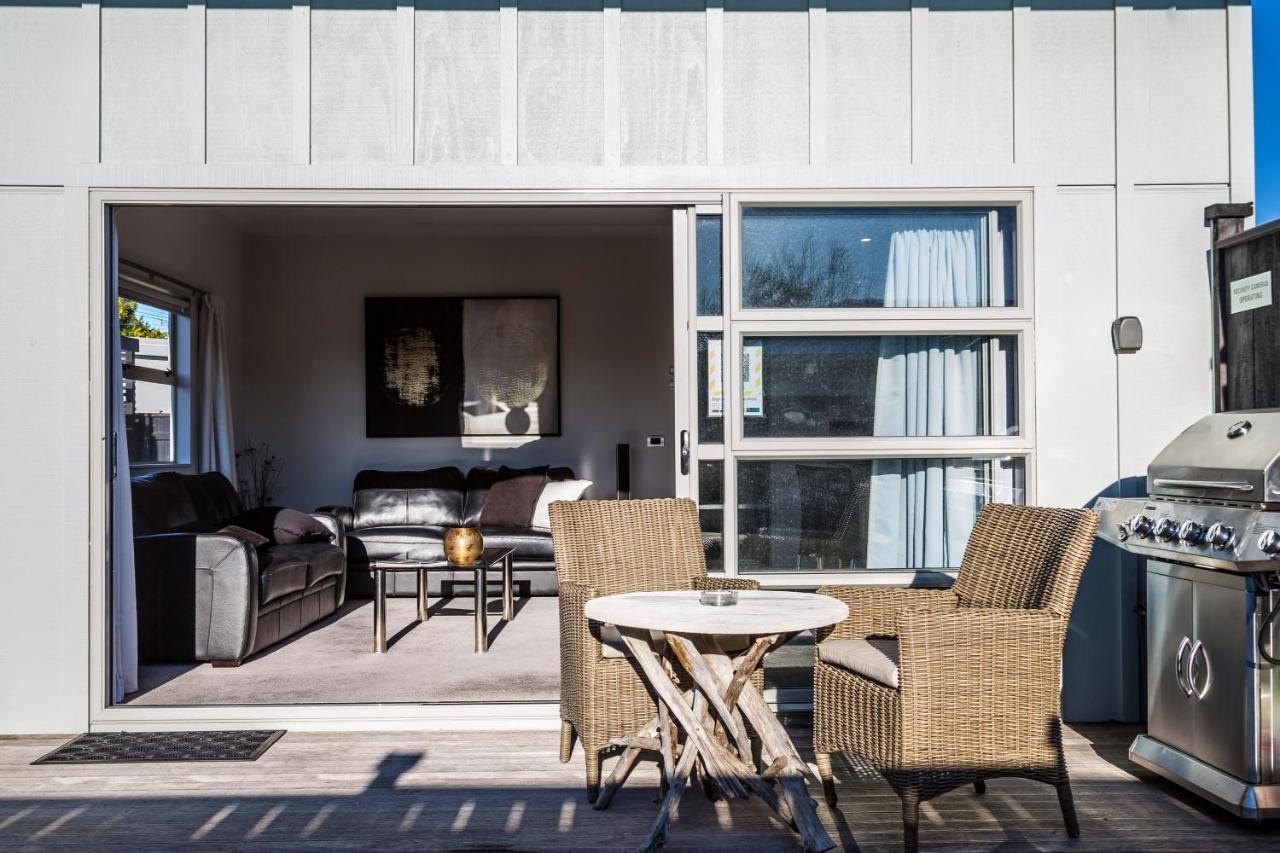 Two Four Cologne Villa Martinborough Ngoại thất bức ảnh