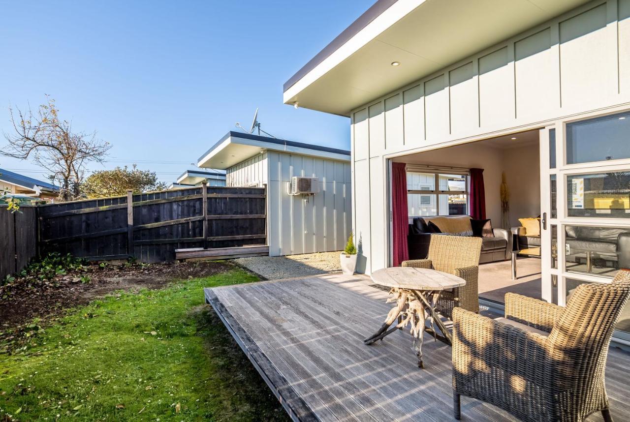 Two Four Cologne Villa Martinborough Ngoại thất bức ảnh