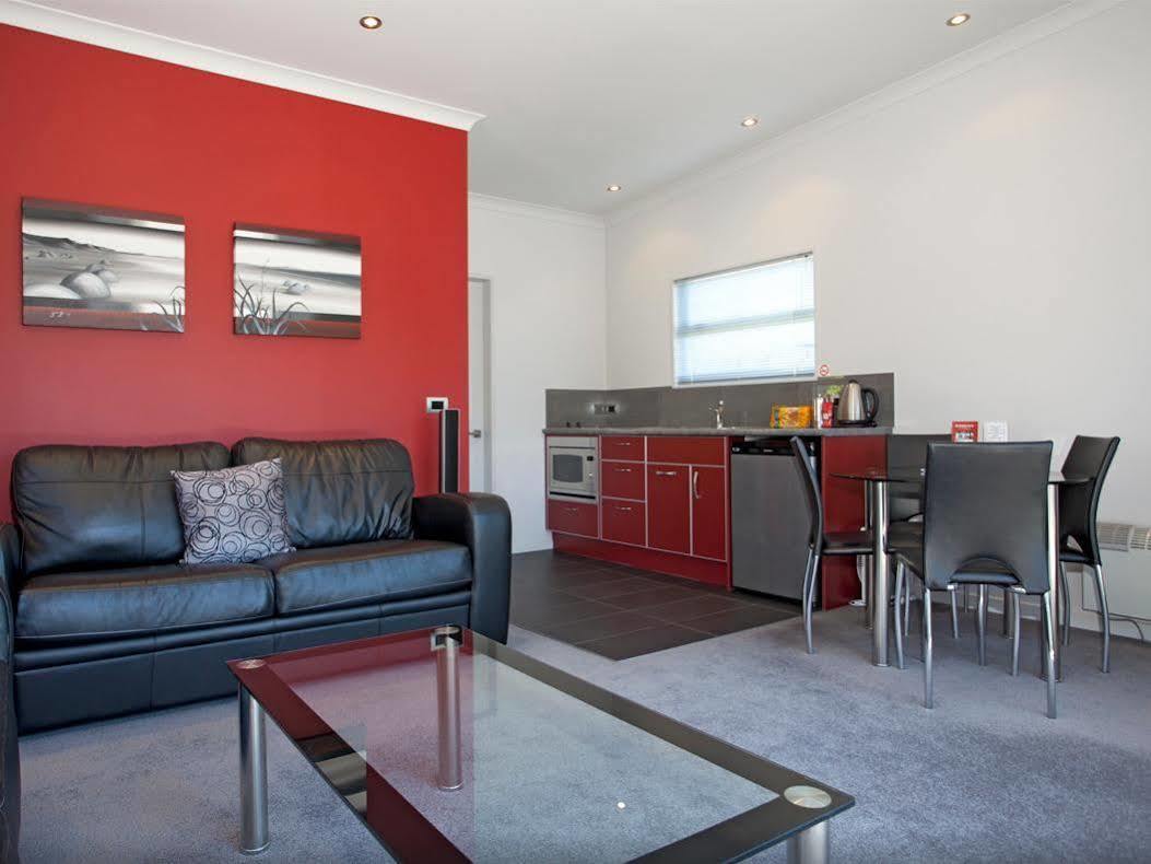 Two Four Cologne Villa Martinborough Ngoại thất bức ảnh
